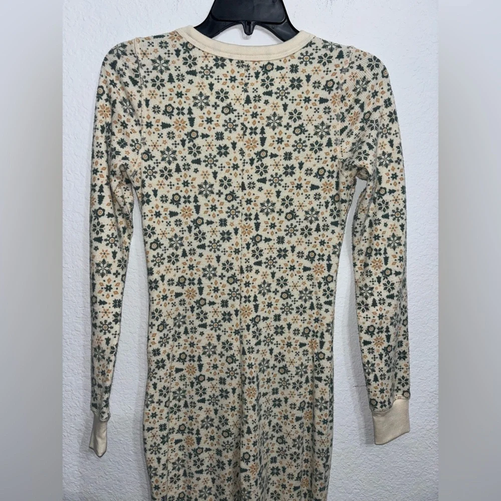 American Eagle Waffle Long-Sleeve Relaxed Fit Holiday Onesie - Picture 4 of 6
